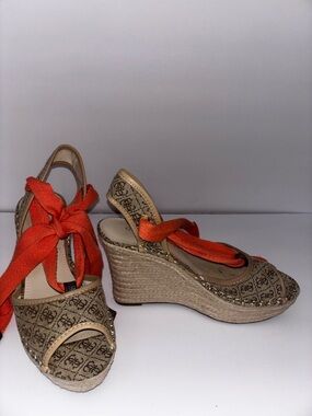 GUESS Wedge Espadrilles Orange tie sz 10 Spring summer pool
